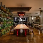Blue Orange 4*
